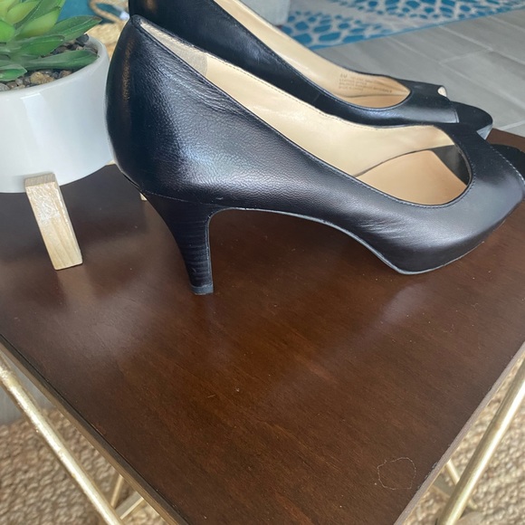 Black size 8 Franco Sarto peep heels - Picture 3 of 4